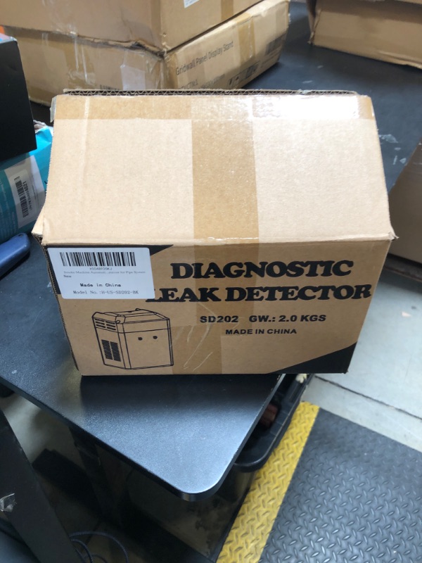 Photo 1 of Machine Automotive Diagnostic Tester - 12V DC EVAP Vacuum Leak Detector for Pipe System