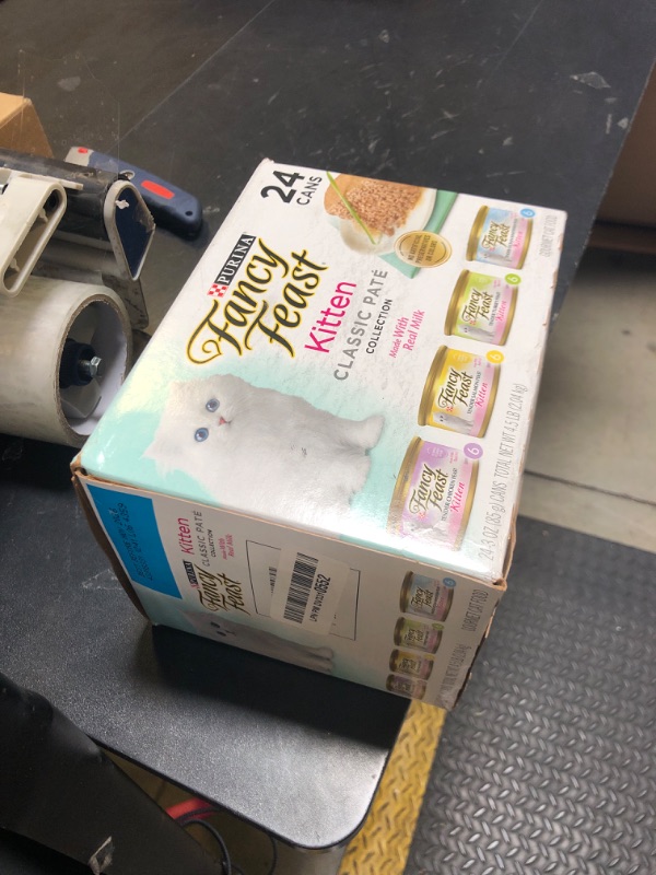 Photo 1 of Purina Fancy Feast Tender Ocean Whitefish, Turkey, Chicken and Salmon Feasts Wet Kitten Food Variety Pack - (Pack of 24) 3 oz. Boxes EXP NOV 2026