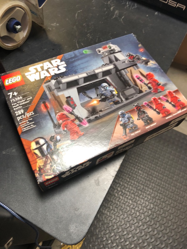 Photo 1 of LEGO Star Wars: The Mandalorian Paz Vizsla and Moff Gideon Battle, Fun Building Set for Kids, Collectible Star Wars Toy with 4 Minifigures, Star Wars Birthday Gift for 7 Year Old Boys and Girls, 75386