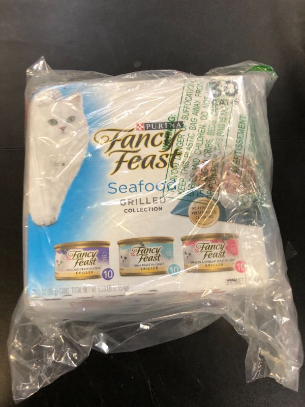 Photo 1 of Purina Fancy Feast Grilled Wet Cat Food Seafood Collection in Wet Cat Food Variety Pack - (Pack of 30) 3 oz. Cans