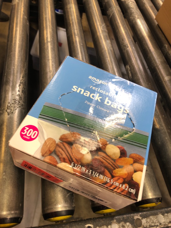Photo 1 of Amazon Basics Snack Storage Bags, 300 Count