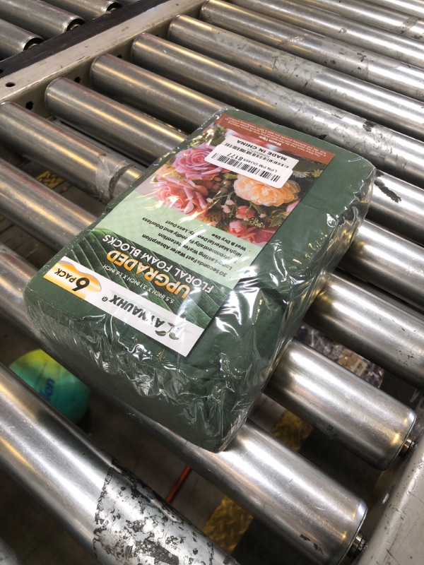 Photo 1 of Upgraded 6 Pack Floral Flower Foam Blocks, Green Plant Foam for Flower Arrangements, Wet & Dry Florist Foam Styrofoam for Fresh and Artificial Flowers (5.5"L X 3.1"W X 1.6"H)