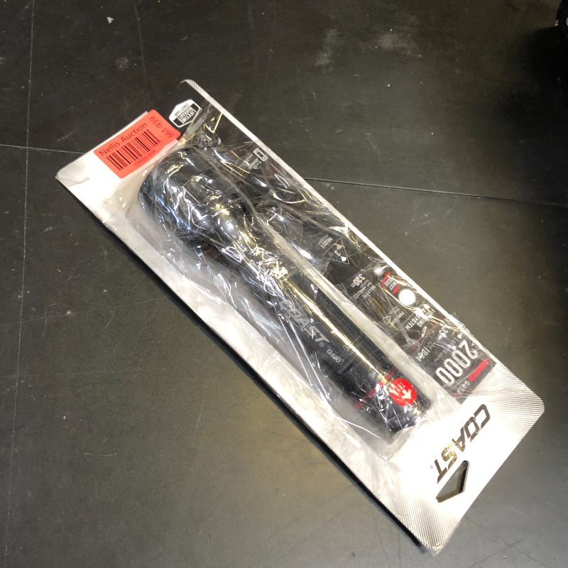 Photo 1 of Coast G450 1630 Lumen Twist Focus with Pure Beam and Bulls-Eye Spot Beam Technology, Black