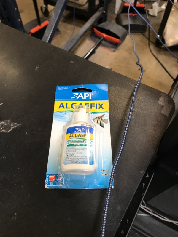 Photo 1 of API ALGAEFIX Algae Control 1.25-Ounce Bottle