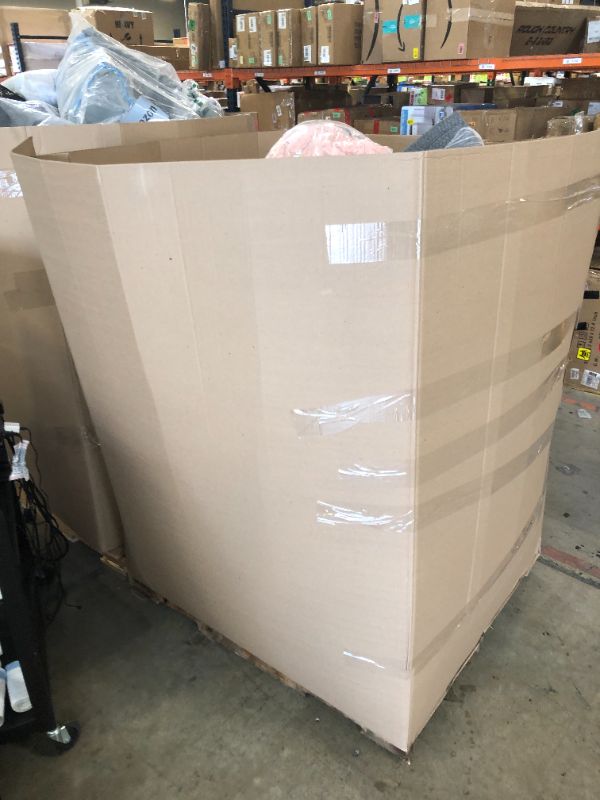 Photo 1 of PALLET OF PILLOWS AND BLANKET ETC SOLD AS IS 