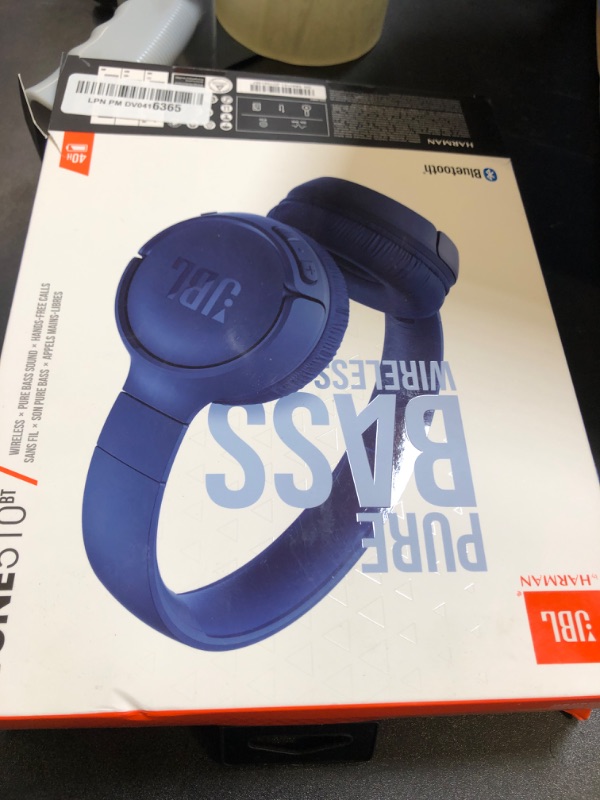 Photo 1 of JBL Tune 510BT - Bluetooth headphones with up to 40 hours battery, microphone for call, foldable and comfortable, Android and iOs compatible (Blue)