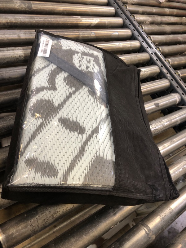 Photo 1 of Capslpad 6Ft Round Outdoor Rug for Patios Clearance Reversible Mat Plastic Straw Patio Rugs Lightweight RV Camping Mat Circle Outside Area Rug Carpet for Balcony Deck Trailer Picnic BBQ, Grey