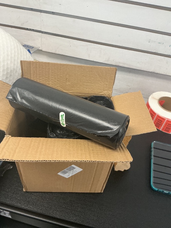 Photo 1 of Black 32 gal trash bag 5 rolls