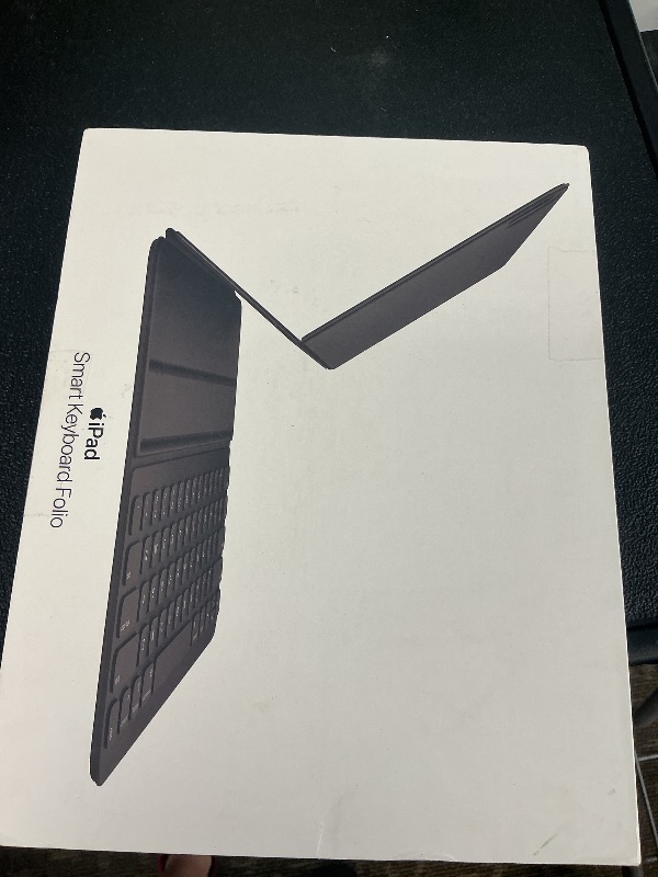 Photo 1 of Apple Smart Keyboard Folio (for 12.9-inch iPad Pro - 4th Generation) - US English (Renewed)