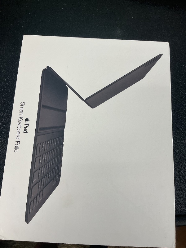 Photo 1 of Apple Smart Keyboard Folio (for 12.9-inch iPad Pro - 4th Generation) - US English (Renewed)