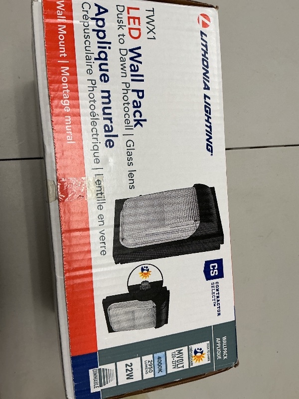 Photo 1 of Lithonia Lighting LED Wall Pack Light with Glass Lens, 4000K Cool White Light, Photocell Sensor, MVolt 120-277V, Textured Bronze (TWX1 LED P2 40K MVOLT PE DDBTXD)