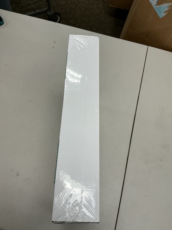 Photo 1 of 2020 Apple iPad (10.2-inch, WiFi, 32GB) - Space Gray (Renewed Premium)