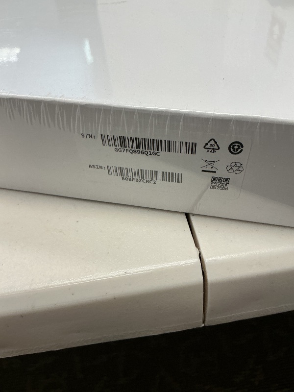 Photo 1 of 2020 Apple iPad (10.2-inch, WiFi, 32GB) - Space Gray (Renewed Premium)