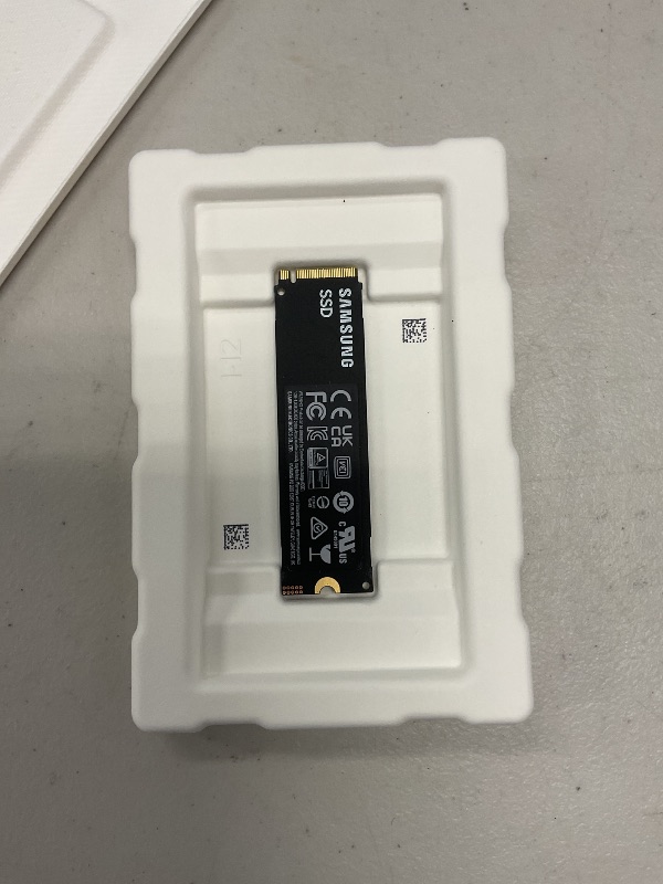 Photo 1 of Samsung 990 EVO Plus SSD 4TB, PCIe Gen 4x4 | Gen 5x2 M.2, Speeds Up-to 7,250 MB/s, Upgrade Storage for PC/Laptops, HMB Technology and Intelligent Turbowrite 2.0, (MZ-V9S4T0B/AM)