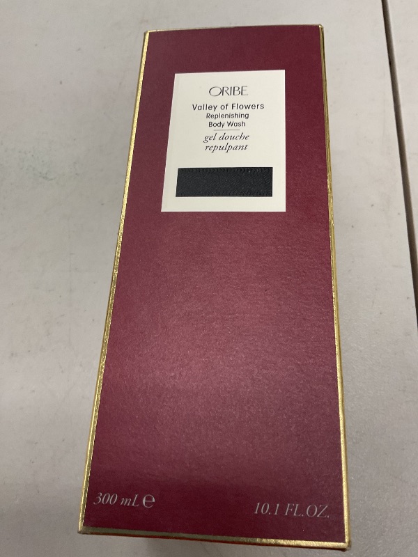 Photo 1 of Oribe Valley of Flowers Replenishing Body Wash