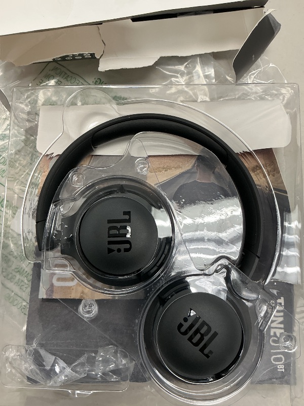 Photo 1 of JBL Tune 510BT - Bluetooth headphones with up to 40 hours battery, microphone for call, foldable and comfortable, Android and iOs compatible (Black)