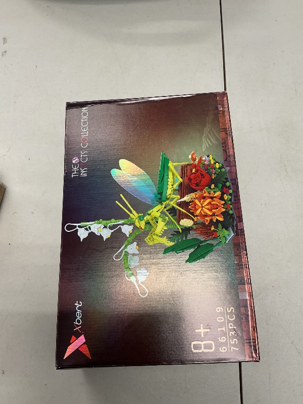 Photo 1 of YEECHAO Flowers & Mantis Insect Collection Animals Building Set, Insects and Rose Plants for Nature Decor, Ideas Gift Bug Building Toy for Adults Boys Girls (753 PCS)