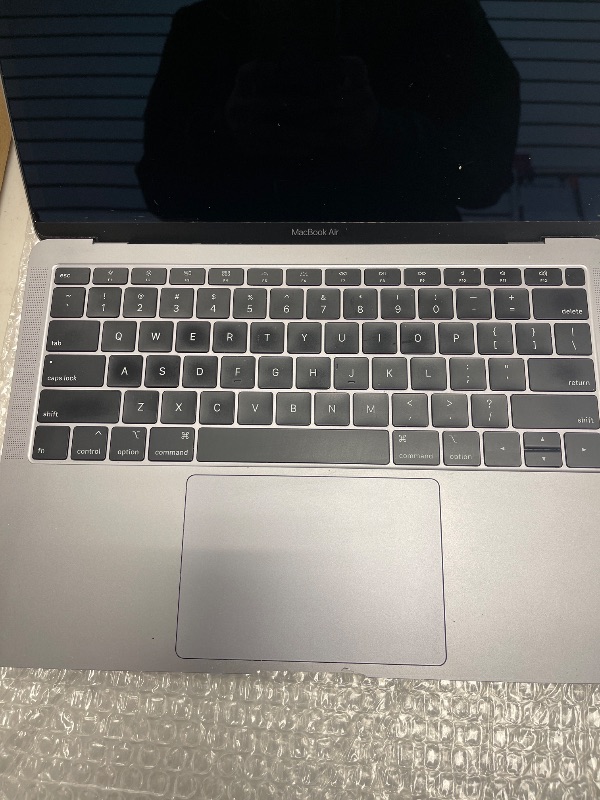 Photo 1 of Mid 2019 Apple Macbook Air with 1.6 GHz Core i5 (13.3 inches, 8GB RAM, 256GB SSD) Space Gray (Renewed)