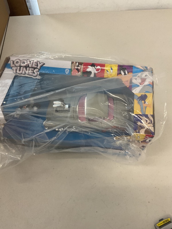 Photo 1 of Looney Tunes 1:24 1957 Chevrolet Corvette Die-cast Car & 2.75" Bugs Bunny Figure, Toys for Kids and Adults
