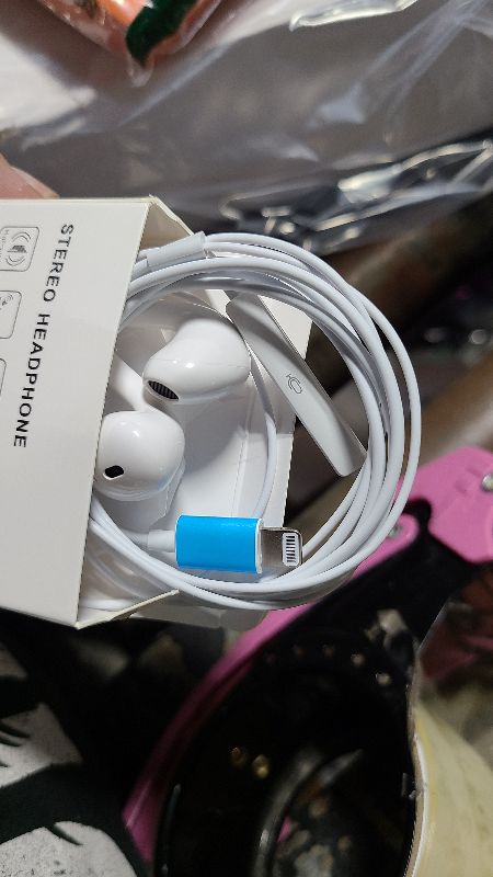 Photo 1 of 2 Packs Wired Headphones for iPhone Earbuds [Plug and Play,No Bluetooth] Built-in Mic & Volume Control Noise Reduction Earphones for iPhone 14/13/12/11/XR/XS/X/8/7/SE/Pro/Pro Max, Support All iOS