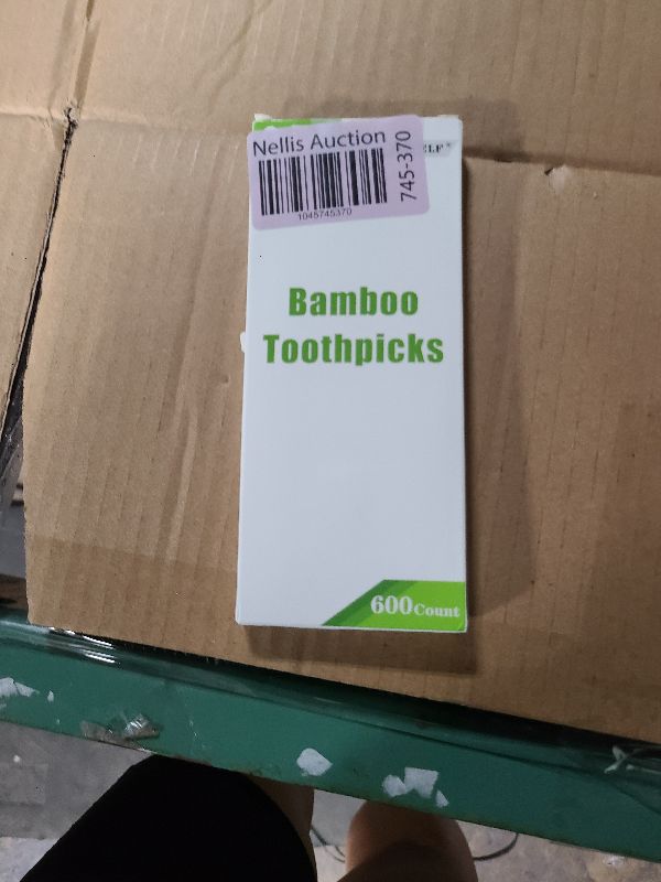 Photo 1 of 600 Count Bamboo Toothpicks for Teeth Cleaning, Appetizer, Olive, Barbecue, Fruit, Double-Points Wooden Toothpick.