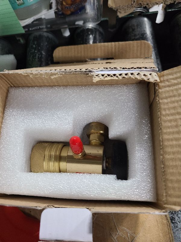 Photo 1 of AWLOLWA AR-MC CGA200 MC Tank Acetylene Regulator, Matching Turbo Style Acetylene Kit, Air Acetylene