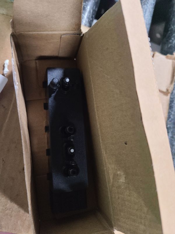 Photo 1 of 12451498 Front Right Passenger 8 Way Power Seat Control Adjustment Switch Fit 2007-2013 Sierra Yukon Avalanche Silverado Suburban Lacrosse