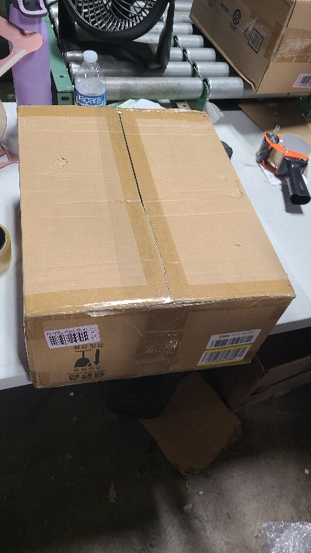 Photo 1 of 600 Pieces Gold Plastic Dinnerware for 100 Guests, Disposable Plastic Plates for Party Wedding Birthday, Includes 100 Dinner Plates, 100 Salad Plates, 100 Spoons, 100 Forks, 100 Knives, 100 Cups