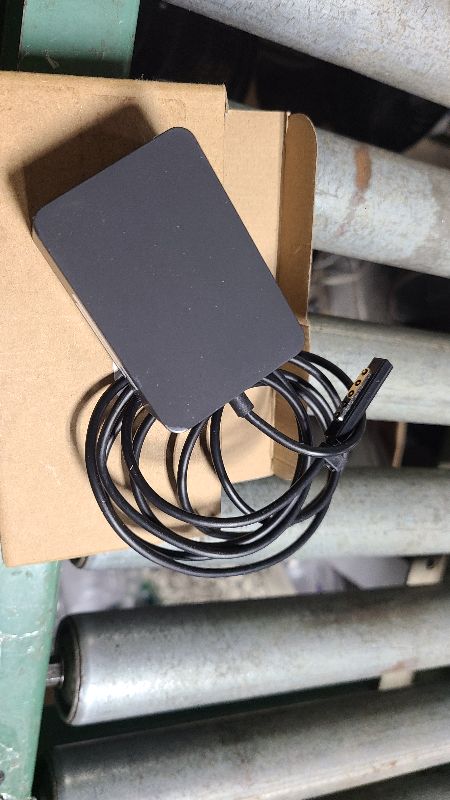 Photo 1 of 24W 12V 2A AC Adapter for Microsoft Surface RT Surface Pro 1 and Surface 2 1512 1513 1516 1572 Charger