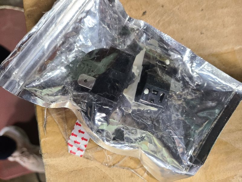 Photo 1 of 1Pcs QP-02-4.7 PTC Refrigerator Start Relay 3Pin Coolers Compressor Starter 4.7 Ohm with 1Pcs Refrigerator Overload Protector 1/2HP