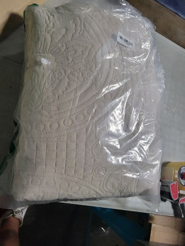 Photo 1 of  Quilts for Queen Bed Camel Bedspreads - Soft Bed Fall Lightweight Bedspread Comforter - Modern Style Coin Pattern Coverlet for All Season 