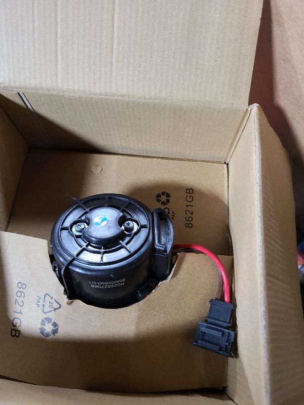 Photo 1 of A-Premium Heater Blower Motor with Fan Cage Compatible with S60 XC60 V70 S80 LR2