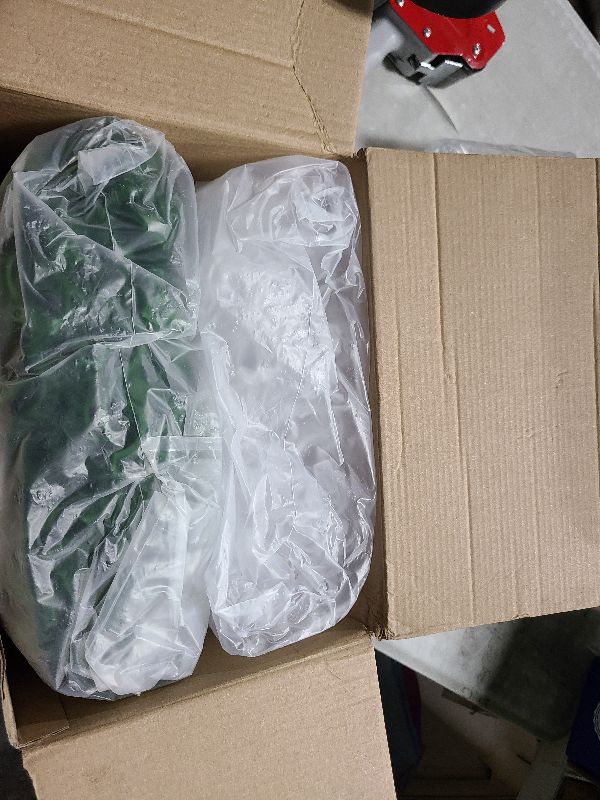 Photo 1 of 1000 Pcs Support Garden Clips Tomato Vine Clips Grape Vine Tomato Clips for Climbing Trellis Orchid Flower Crop Vegetable to Grow Upright and Make Healthier, White and Green