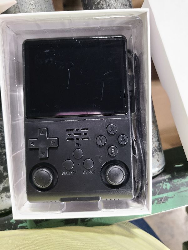 Photo 1 of 30000 Games in 1Handheld Game Console,3.5-Inch IPS Screen Retro Gaming Console,30000 Classic Games, 3800mAh,20?Mainstream Emulator,Built-in 256G TF Card,(Black)