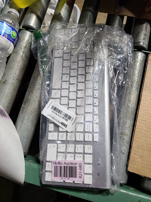 Photo 1 of **NO MOUSE**
Wireless Keyboard and Mouse Ultra Slim Combo, TopMate 2.4G Silent Compact USB 2400DPI Mouse and Scissor Switch Keyboard Set with Cover, 2 AA and 2 AAA Batteries, for PC/Laptop/Windows/Mac - White