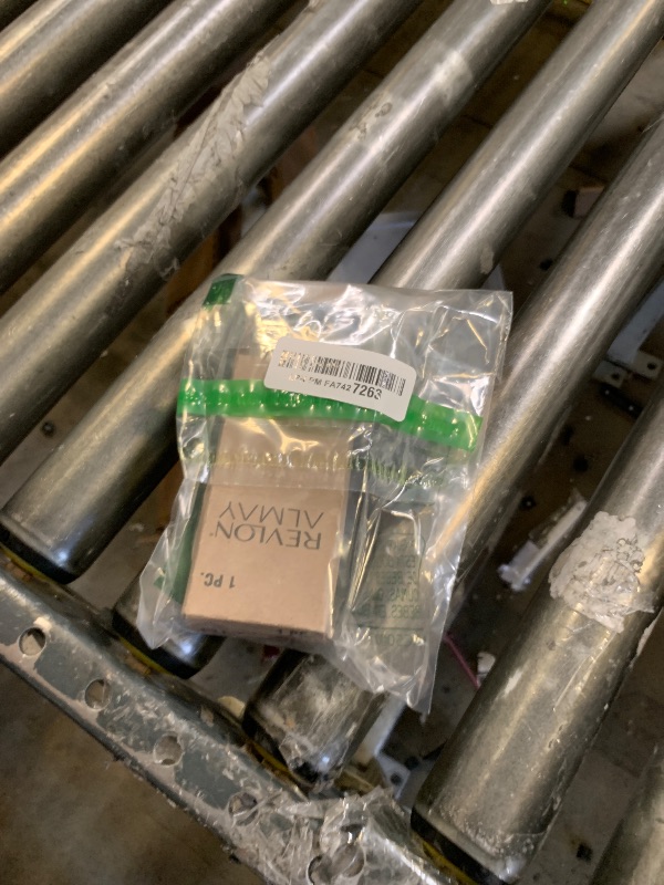 Photo 2 of REVLON Colorstay Lip Liner Makeup with Built-In Sharpener, Longwear Rich Colors, Stocking Stuffer for Women, 640 Raisin, 0.01 oz