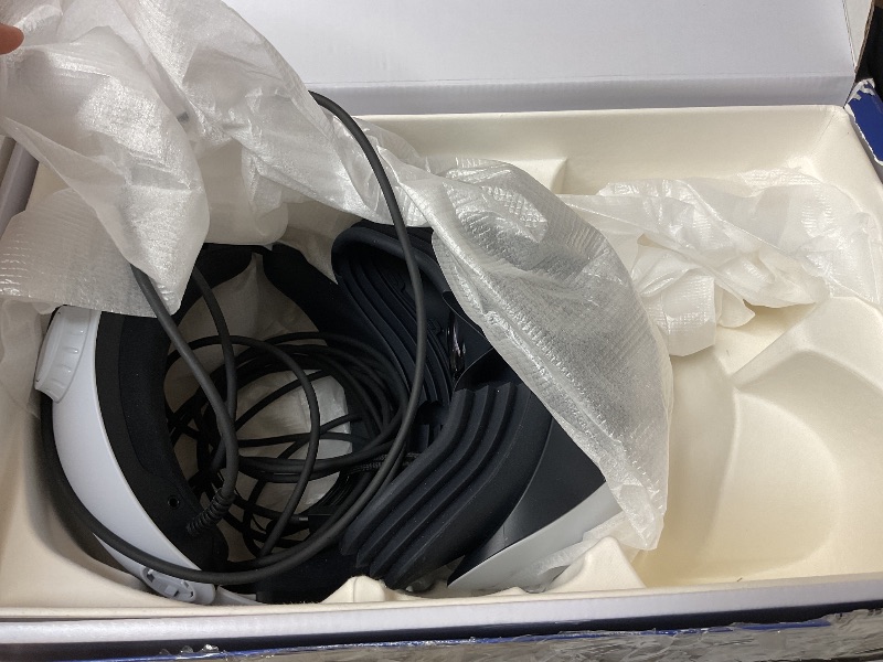 Photo 1 of Missing controllers....PlayStation VR2 Horizon Call of The Mountain™ Bundle (PSVR2)