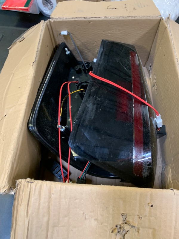 Photo 1 of LED Tail Light for 2016-2023 Toyota Tacoma, Rear Taillight Assembly, TO2800197 TO2801197 81550-04170 81550-0C100 81550-0C101 81560-04170