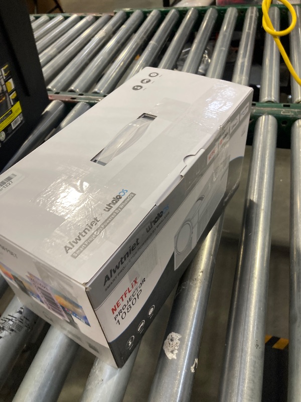 Photo 1 of [Electric Focus] Smart Projector 4K Support 700 ANSI, Mini Projector with Wifi and Bluetooth, Ultra Short Throw, Built-in Android 13, Auto Correction Proyector for Home Theater/Outdoor HY450NTV