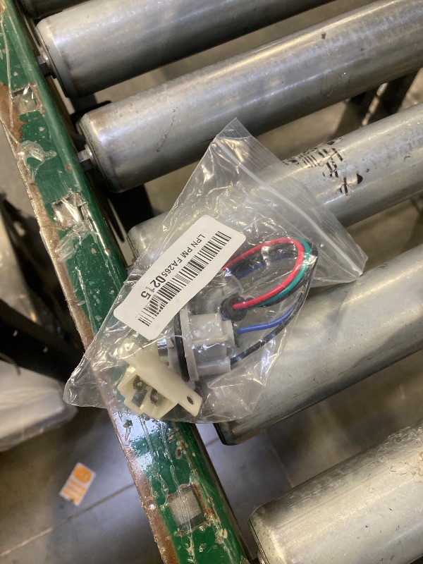 Photo 1 of 84931AE170 Tail Light Socket Harness Fit for Subaru Legacy Outback 2000 2001 2002 2003 2004 Left and Right Side Taillight Tail Light Lamp Socket Set Wire Harness