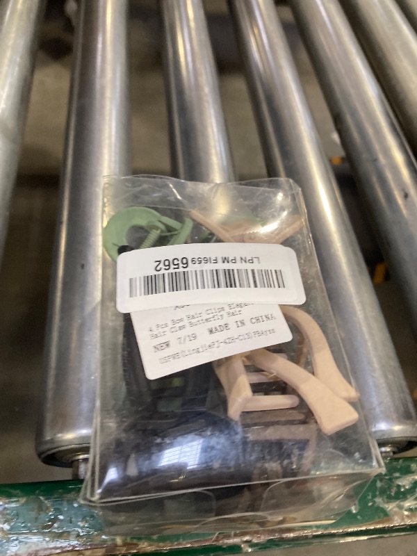 Photo 1 of 4 Pcs Bow Hair Clips Elegant Hair Claw Butterfly Hair Accessories for Girls Nonslip Butterfly Clips Hair Styling Accessories for Women