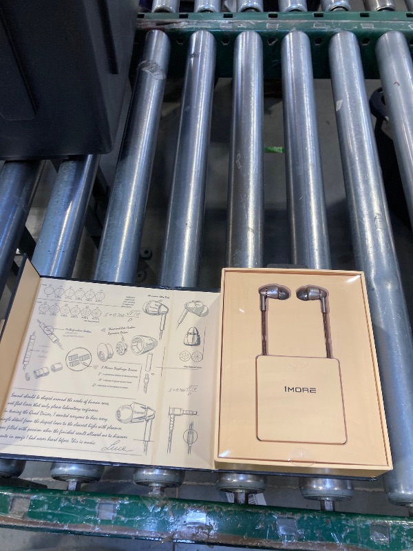 Photo 1 of 1MORE Quad Driver in-Ear Earphones Hi-Res High Fidelity Headphones Warm Bass, Spacious Reproduction, High Resolution, Mic in-Line Remote Smartphones/PC/Tablet - Silver/Gray