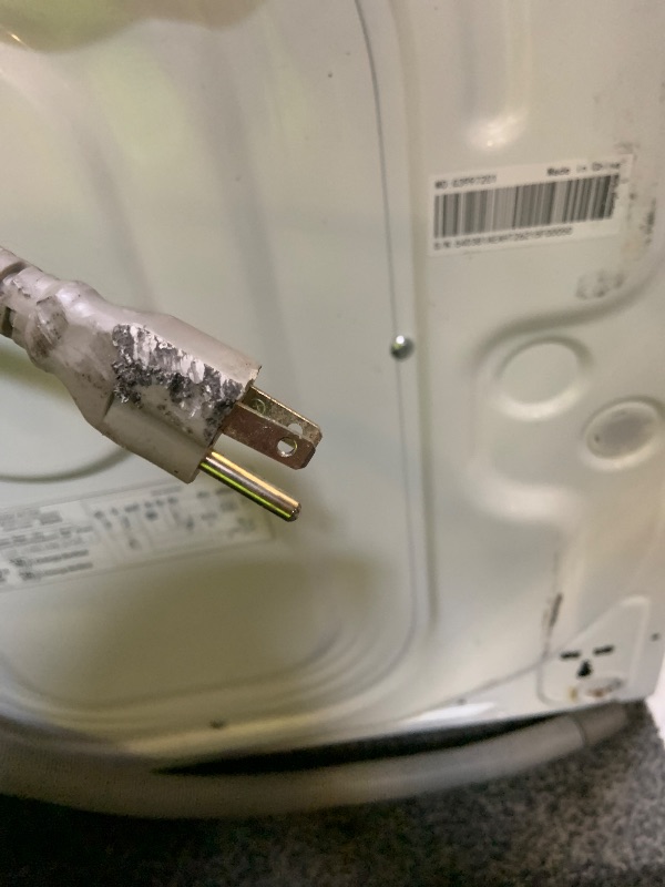 Photo 1 of COMFEE’ 24" Washer and Dryer Combo 2.7 cu.ft 26lbs Washing Machine Steam Care, Overnight Dry, No Shaking Front Load Full-Automatic Machine, Dorm White