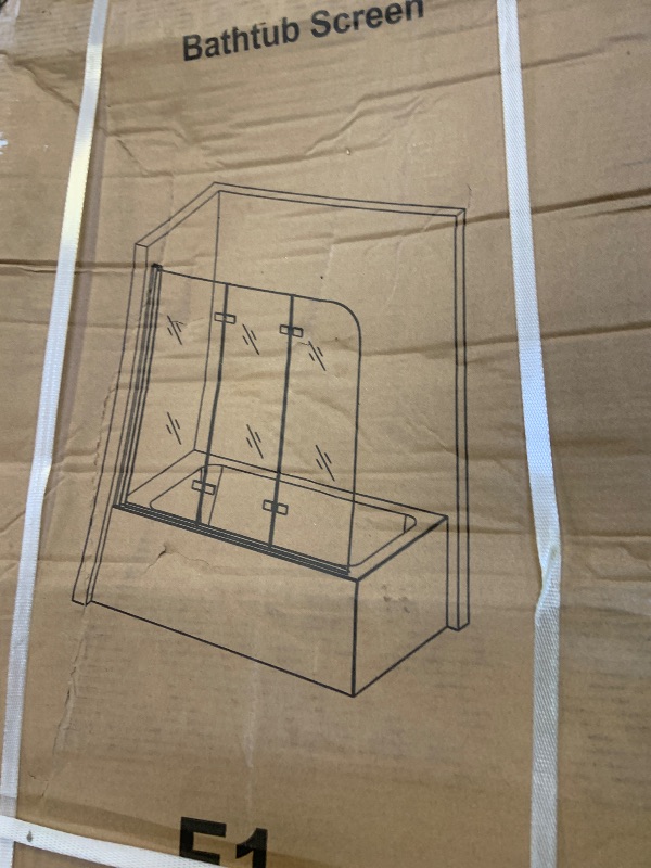 Photo 1 of Bathtub screen