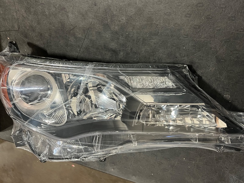 Photo 1 of For 2013 2014 2015 Toyota RAV-4 Halogen Headlight, Headlights Assembly Headlights Replacement Headlamp Headlights Set - Passenger And Driver Side Direct-Fit Replacement (Right Passenger Side)
