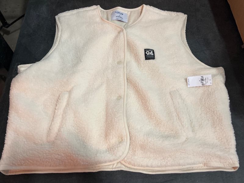 Photo 1 of (S) Loose Snap-Front Sherpa Vest