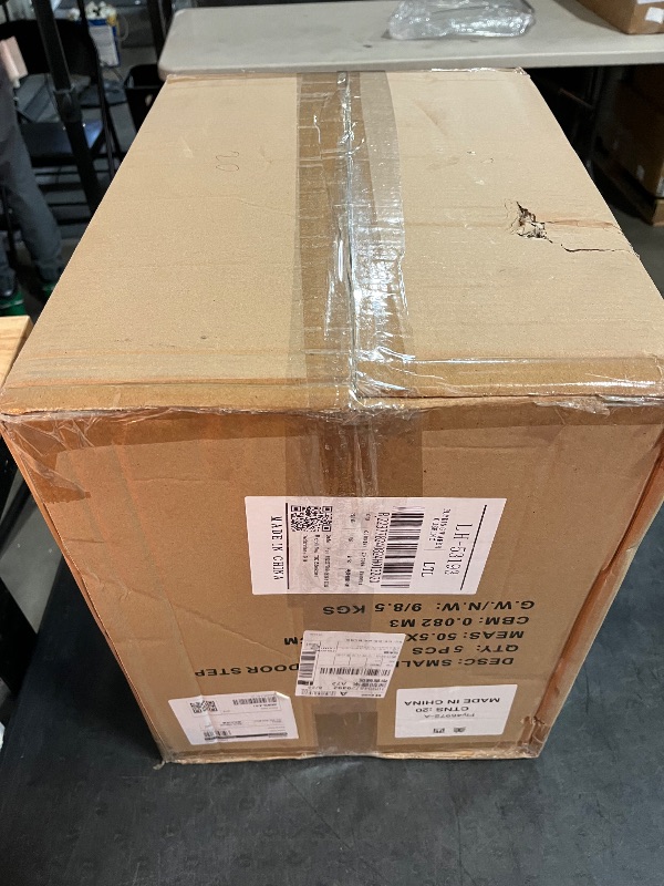 Photo 1 of 20L Mini Fridge with Digital Display, Dual-Function Heating and Cooling, Suitable for Car and Home Use