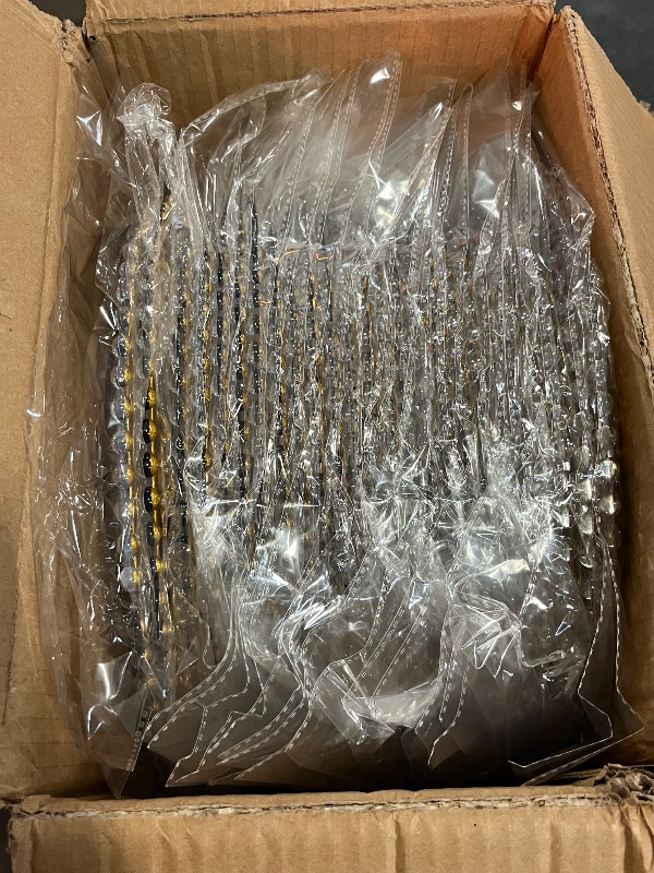 Photo 1 of 25 Pcs Clear Charger Plates 12.6 inch Plastic Dinner Charger Plates with Gold Beaded Rim for Home Wedding Birthday Bridal Shower Kitchen Party Dinner Table Decor Supplies (Gold)