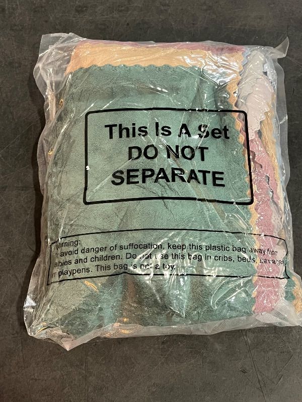 Photo 1 of 5 Pcs Waterproof Guinea Pig Blankets Washable Small Animal Pee Pad Pet Blanket Sleep Bedding Mats Absorbent Guinea Pig Cage Liner Reusable Pet Sleep Pad Cover(Soft Color,18" X 24")
