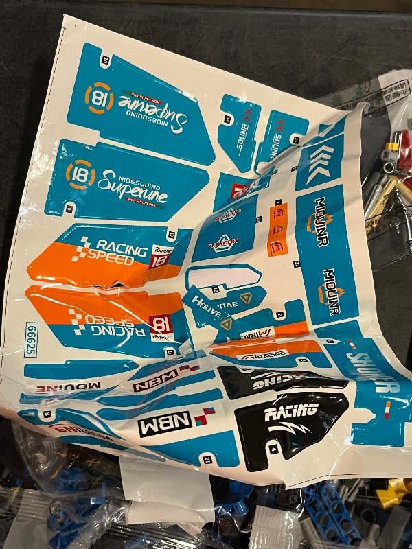 Photo 1 of 1137PCS Creative Blue Formla F1 Racing Building Blocks Toy Car